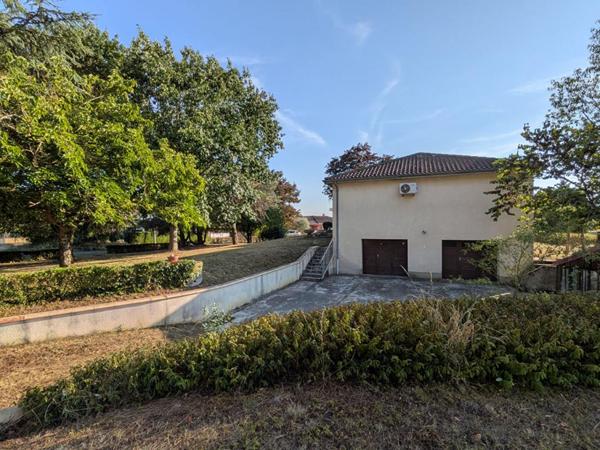 Maison 5 pièces de plain-pied avec sous-sol - Lescure d'Albigeois