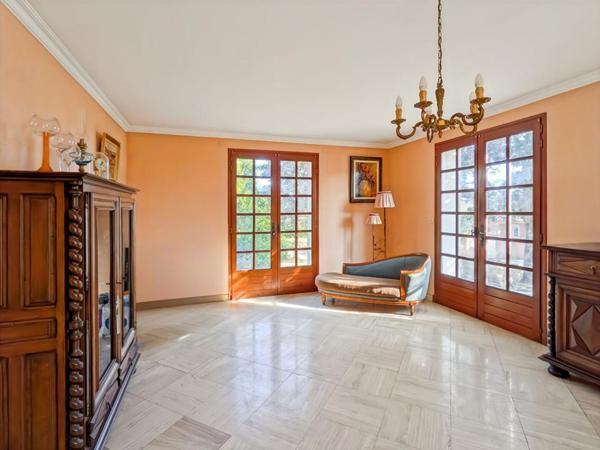 Maison 5 pièces de plain-pied avec sous-sol - Lescure d'Albigeois