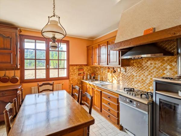 Maison 5 pièces de plain-pied avec sous-sol - Lescure d'Albigeois