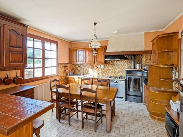 Maison 5 pièces de plain-pied avec sous-sol - Lescure d'Albigeois