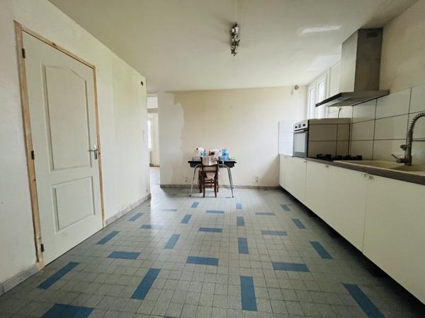 Maison 92 000 € Saint-Amand-Montrond 4 p 101 m² DPE E