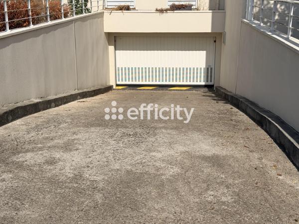 Appartement
         3 pièces
        - 76 m² Exclusivité 295 000 € *
