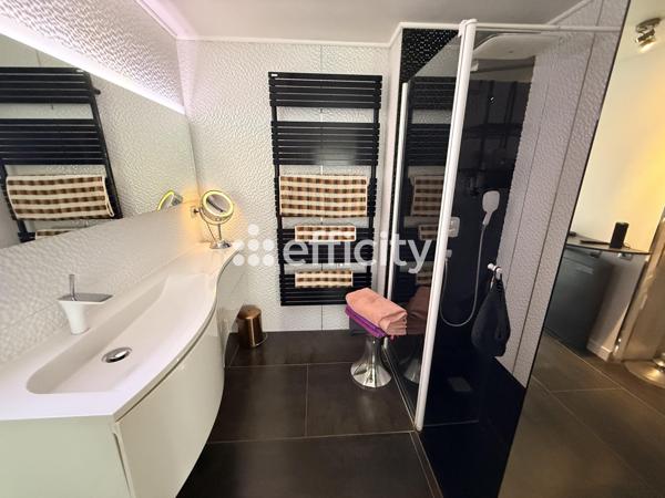 Appartement
         3 pièces
        - 76 m² Exclusivité 319 500 € *