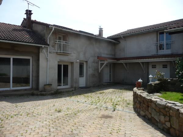 SAINT ROMAIN LE PUY UNE EXCLUSIVITE LE TUC MONTBRISON INCROYABLE MAISON Saint-Romain-le-Puy (42610)