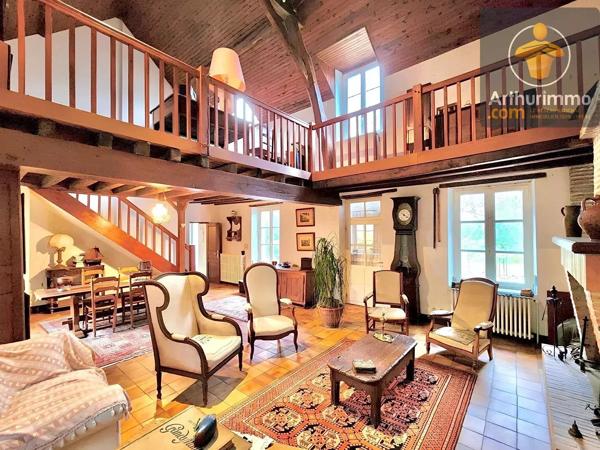 Vente                                                      Maison
                        
                     11 pièces                      280 m2                     à Beaugency