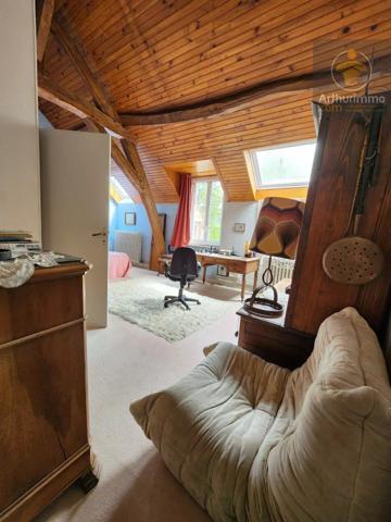 Vente                                                      Maison
                        
                     11 pièces                      280 m2                     à Beaugency