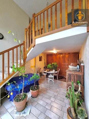 Vente                                                      Maison
                        
                     11 pièces                      280 m2                     à Beaugency