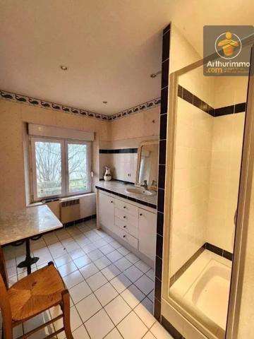 Vente                                                      Maison
                        
                     11 pièces                      280 m2                     à Beaugency