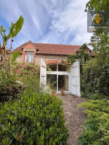 Vente                                                      Maison
                        
                     11 pièces                      280 m2                     à Beaugency