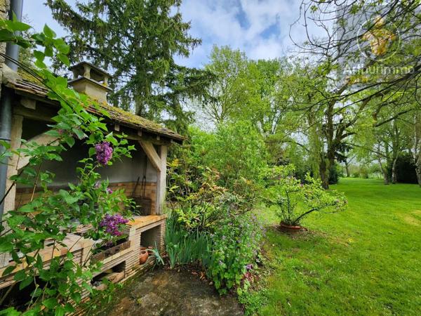 Vente                                                      Maison
                        
                     11 pièces                      280 m2                     à Beaugency