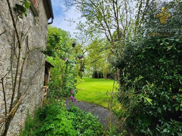 Vente                                                      Maison
                        
                     11 pièces                      280 m2                     à Beaugency