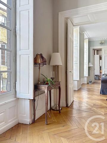 Appartement F6 à vendre  6 pièces - 195 m 2   RIOM  - 63