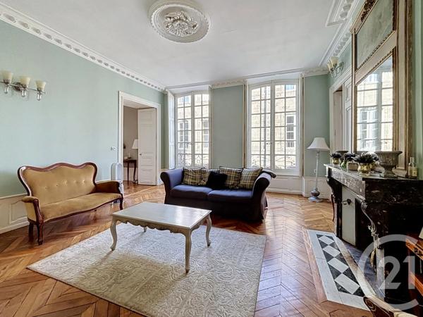 Appartement F6 à vendre  6 pièces - 195 m 2   RIOM  - 63