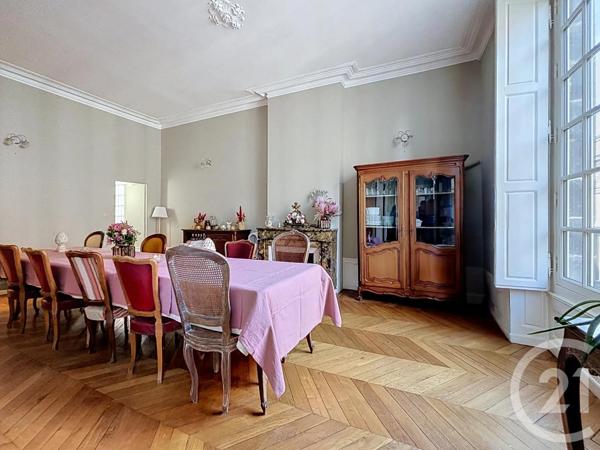 Appartement F6 à vendre  6 pièces - 195 m 2   RIOM  - 63