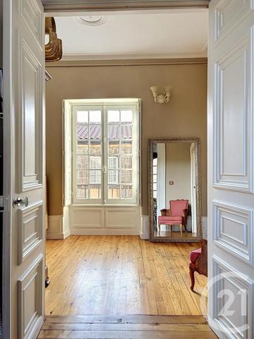 Appartement F6 à vendre  6 pièces - 195 m 2   RIOM  - 63