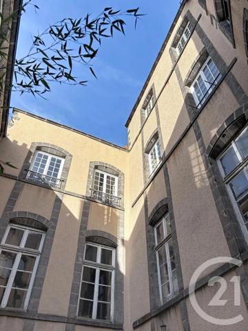 Appartement F6 à vendre  6 pièces - 195 m 2   RIOM  - 63