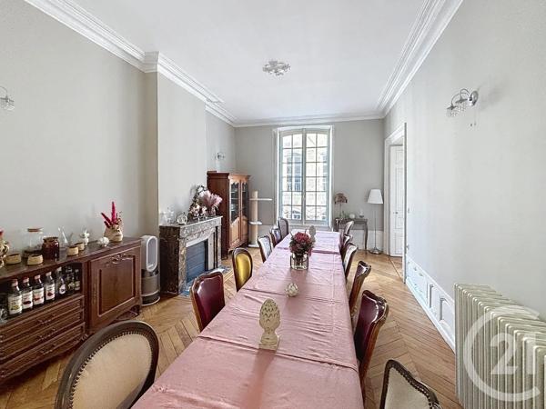 Appartement F6 à vendre  6 pièces - 195 m 2   RIOM  - 63