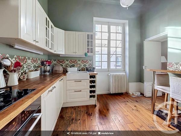 Appartement F6 à vendre  6 pièces - 195 m 2   RIOM  - 63