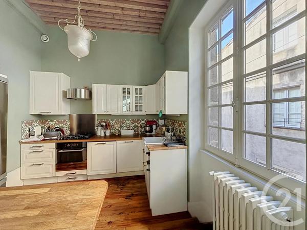 Appartement F6 à vendre  6 pièces - 195 m 2   RIOM  - 63