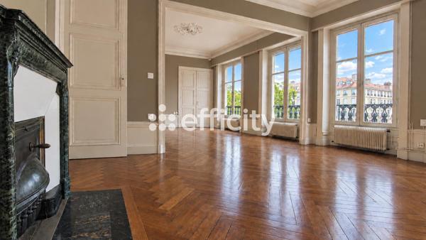 Appartement
         6 pièces
        - 165 m² Exclusivité 210 000 € *