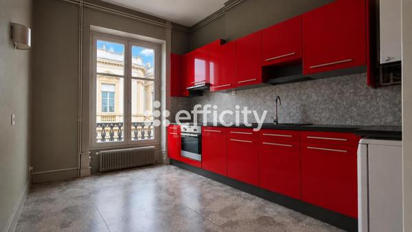 Appartement
         6 pièces
        - 165 m² Exclusivité 210 000 € *