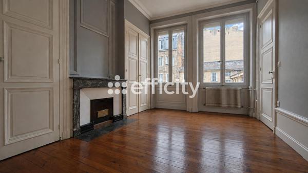 Appartement
         6 pièces
        - 165 m² Exclusivité 210 000 € *
