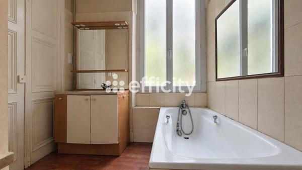 Appartement
         6 pièces
        - 165 m² Exclusivité 210 000 € *