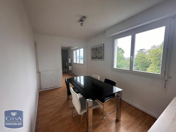 Appartement à louer 2 pièces 65.47m²