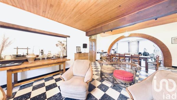 Maison de ville 8 pièces de 236 m² à Douchy-les-Mines (59282)