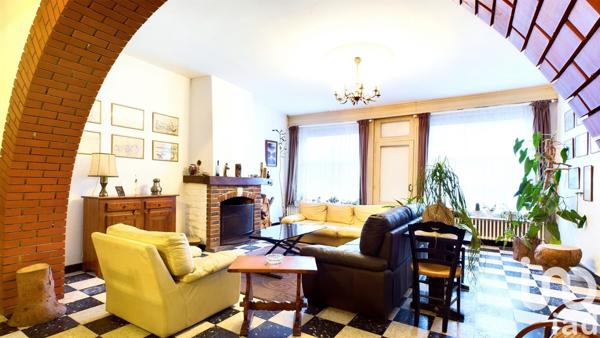 Maison de ville 8 pièces de 236 m² à Douchy-les-Mines (59282)
