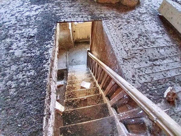 Maison en pierre à rénovée.