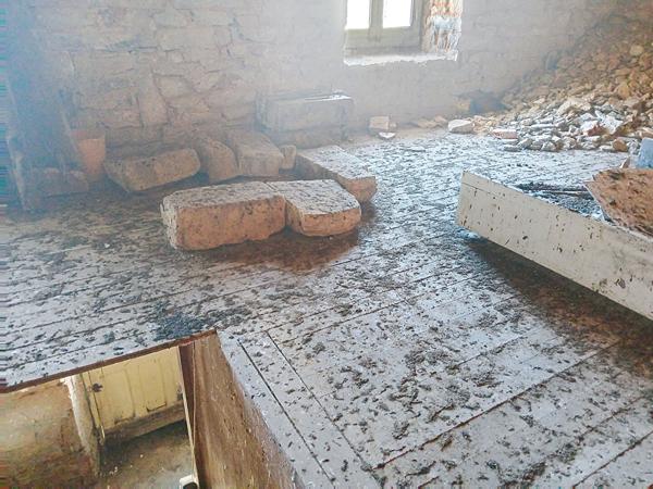 Maison en pierre à rénovée.