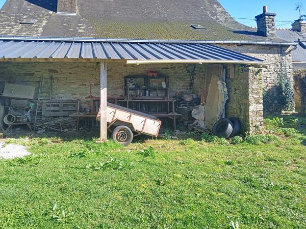Maison en pierre à rénovée.
