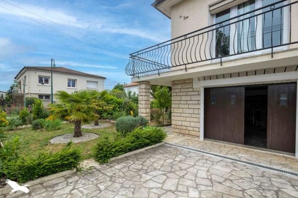 Maison à vendre |                                       Ruffec |                                        5 pièces  |  172 m²