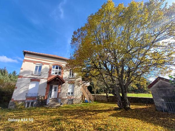 Maison 8 pièces avec 2 garages