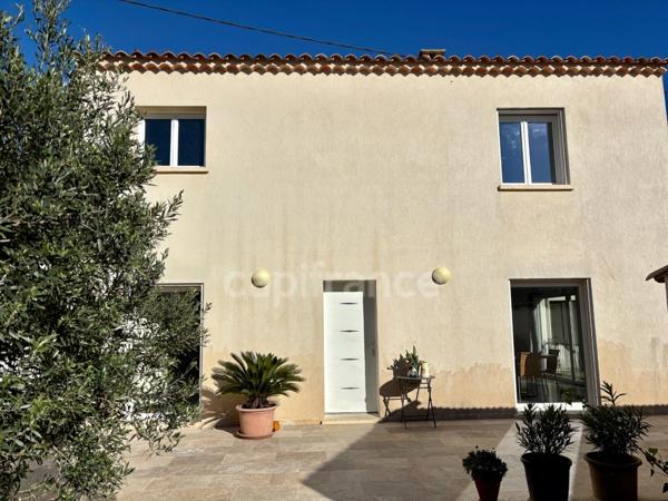 EXCLUSIVITÉ – LA CIOTAT – Maison T4/5 avec piscine, garage et grand sous-sol
