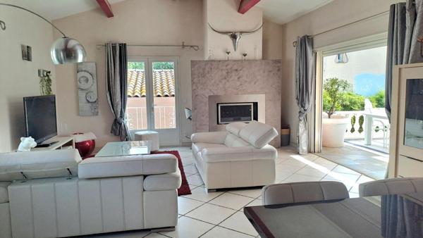 Villa Arles T 5/6  de 165 m²  avec Jardin