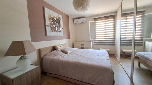 Villa Arles T 5/6  de 165 m²  avec Jardin