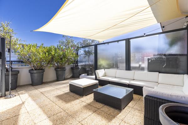 Appartement
         4 pièces
        - 89 m² 580 000 € *