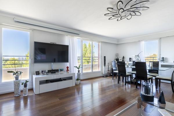 Appartement
         4 pièces
        - 89 m² 580 000 € *