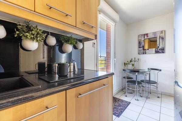 Appartement
         4 pièces
        - 89 m² 580 000 € *