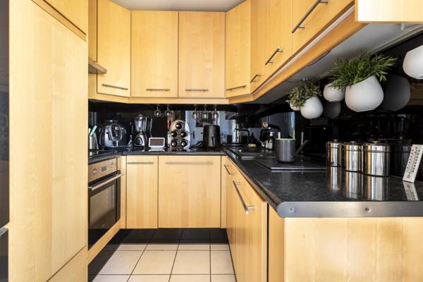 Appartement
         4 pièces
        - 89 m² 580 000 € *