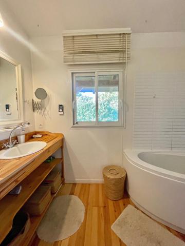 Grande maison T5 (3 chambres) avec petite maison T2 (1 chambre) sur terrain 1237m2