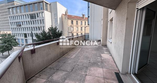 À vendre Appartement 5 pièces 99 m² - Saint-étienne 42000