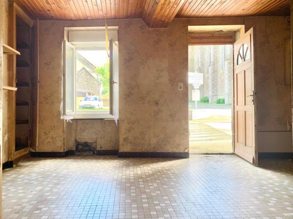 maison de bourg en pierre  à rénover