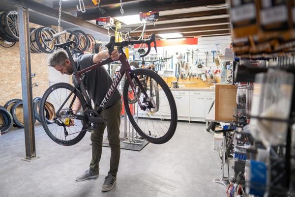 Local commercial / local d'activité à vendre 150 m² au Nord d’Aix-en-Provence – Axe fréquenté