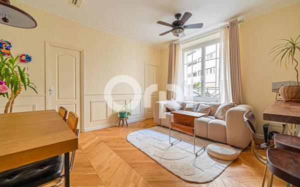 Appartement à vendre    2 pièces • 49,05 m2 Paris 11