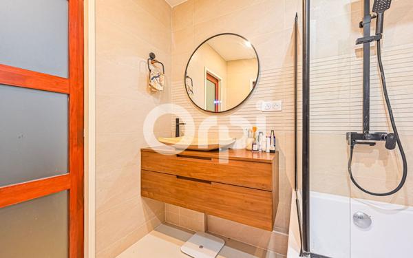 Appartement à vendre    2 pièces • 49,05 m2 Paris 11