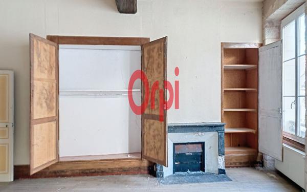 Immeuble à vendre    1 pièce •  Blois