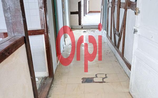 Immeuble à vendre    1 pièce •  Blois